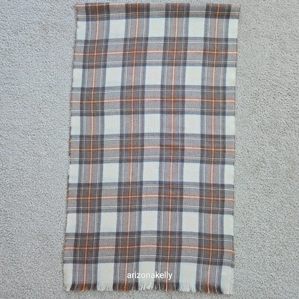 NWOT Johnstons Extra Fine Merino Wool Plaid Scarf Scotland